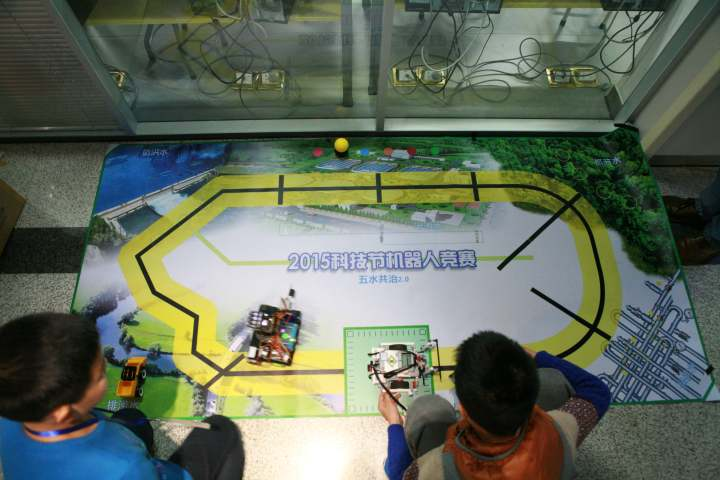 科技节机器人比赛.jpg
